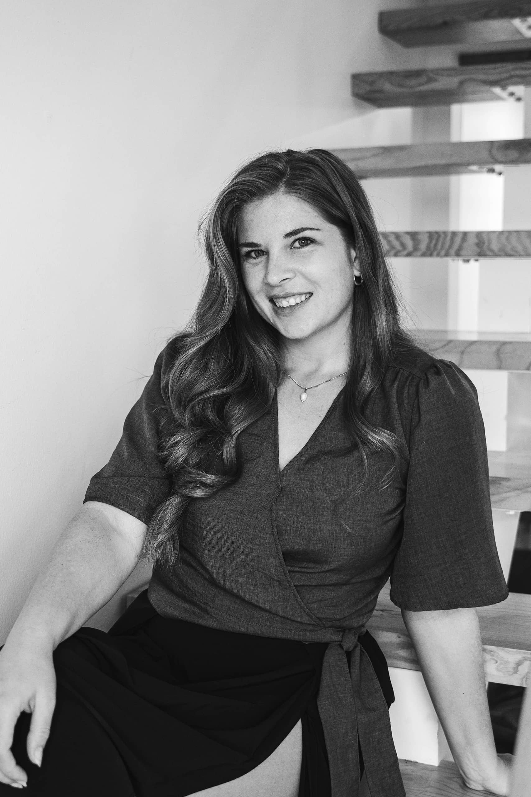Portrait professionnel Camille membre équipe Solutions M agence marketing