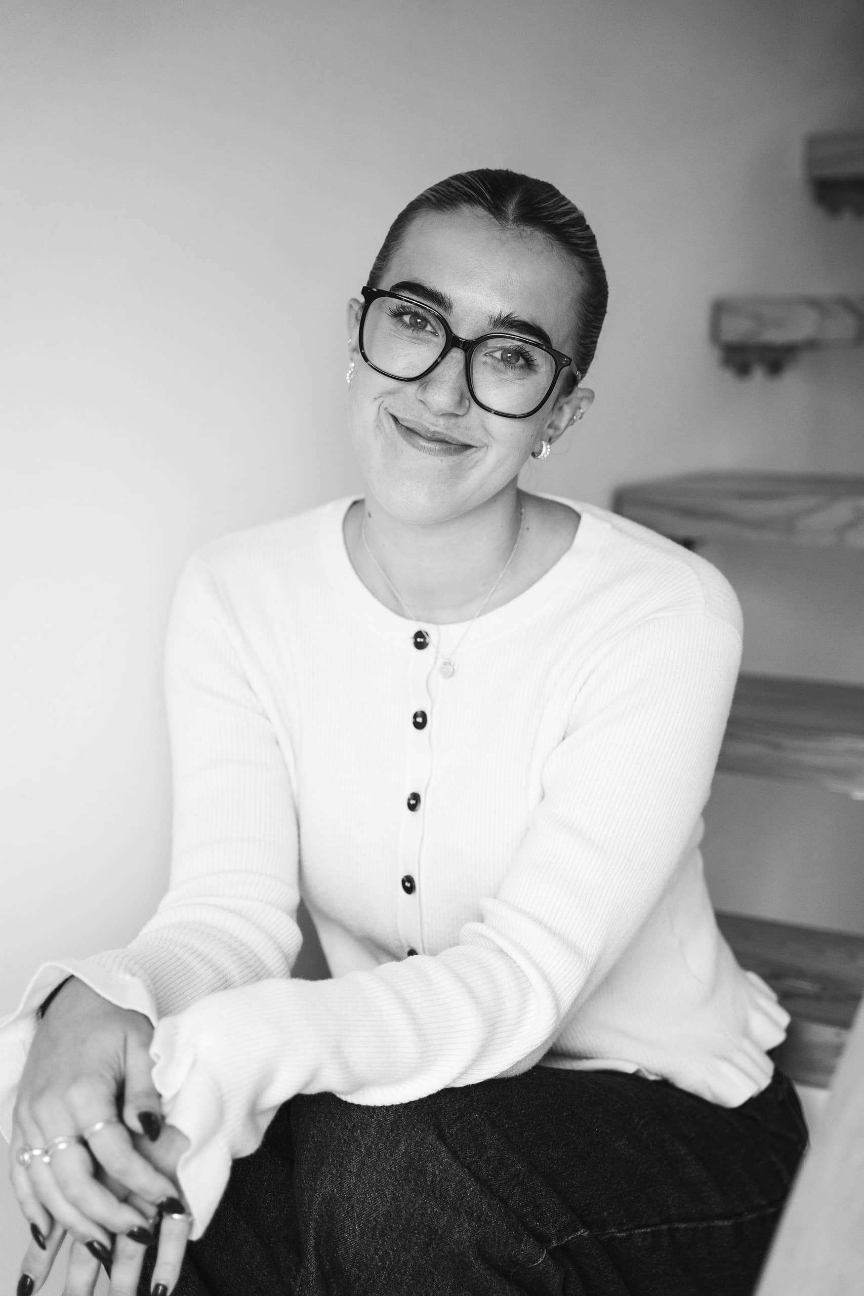 Portrait professionnel Charlotte membre équipe Solutions M agence marketing